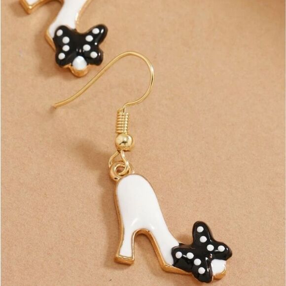 Vintage Style Barbie Heels Polka Dot Bow Charm Dangle Statement Earrings - Picture 3 of 6